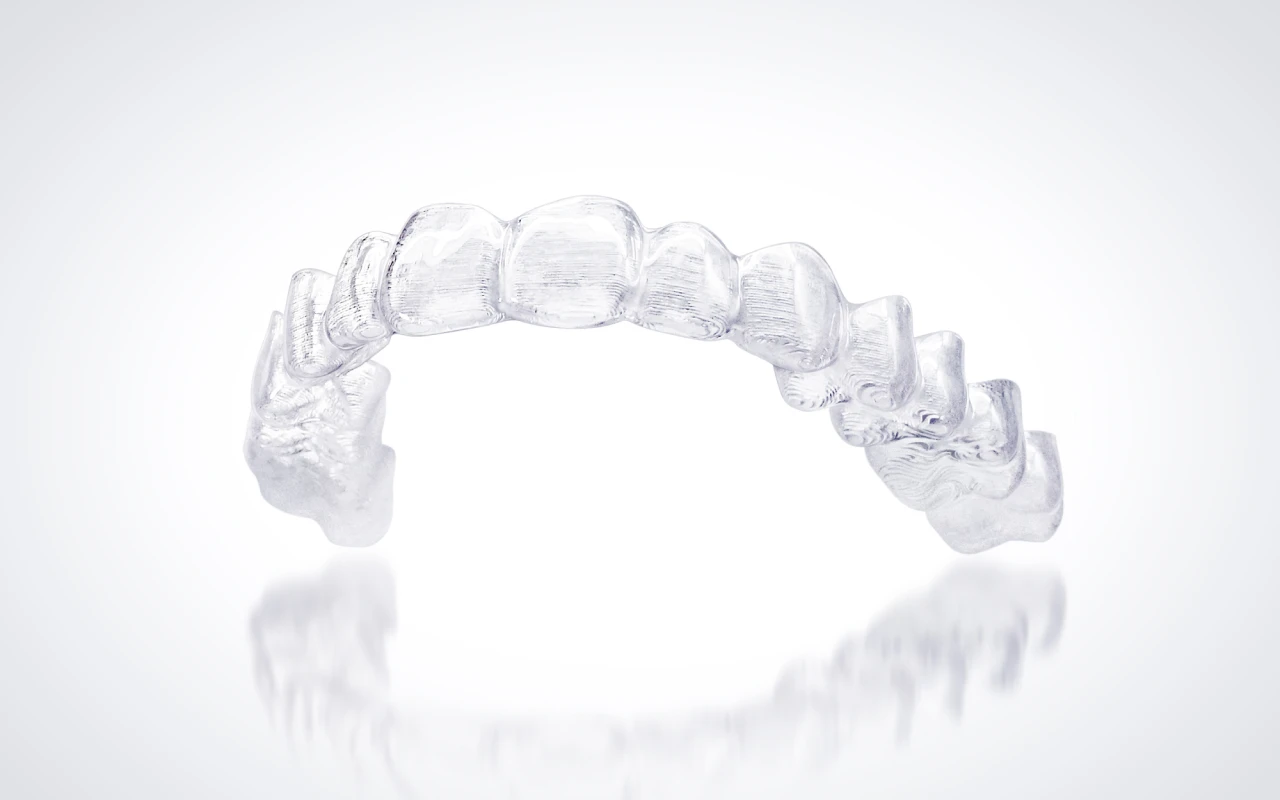 マウスピース矯正（エミニナル矯正）